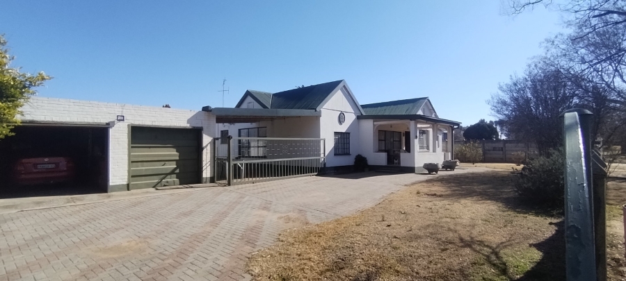 4 Bedroom Property for Sale in Hennenman Free State